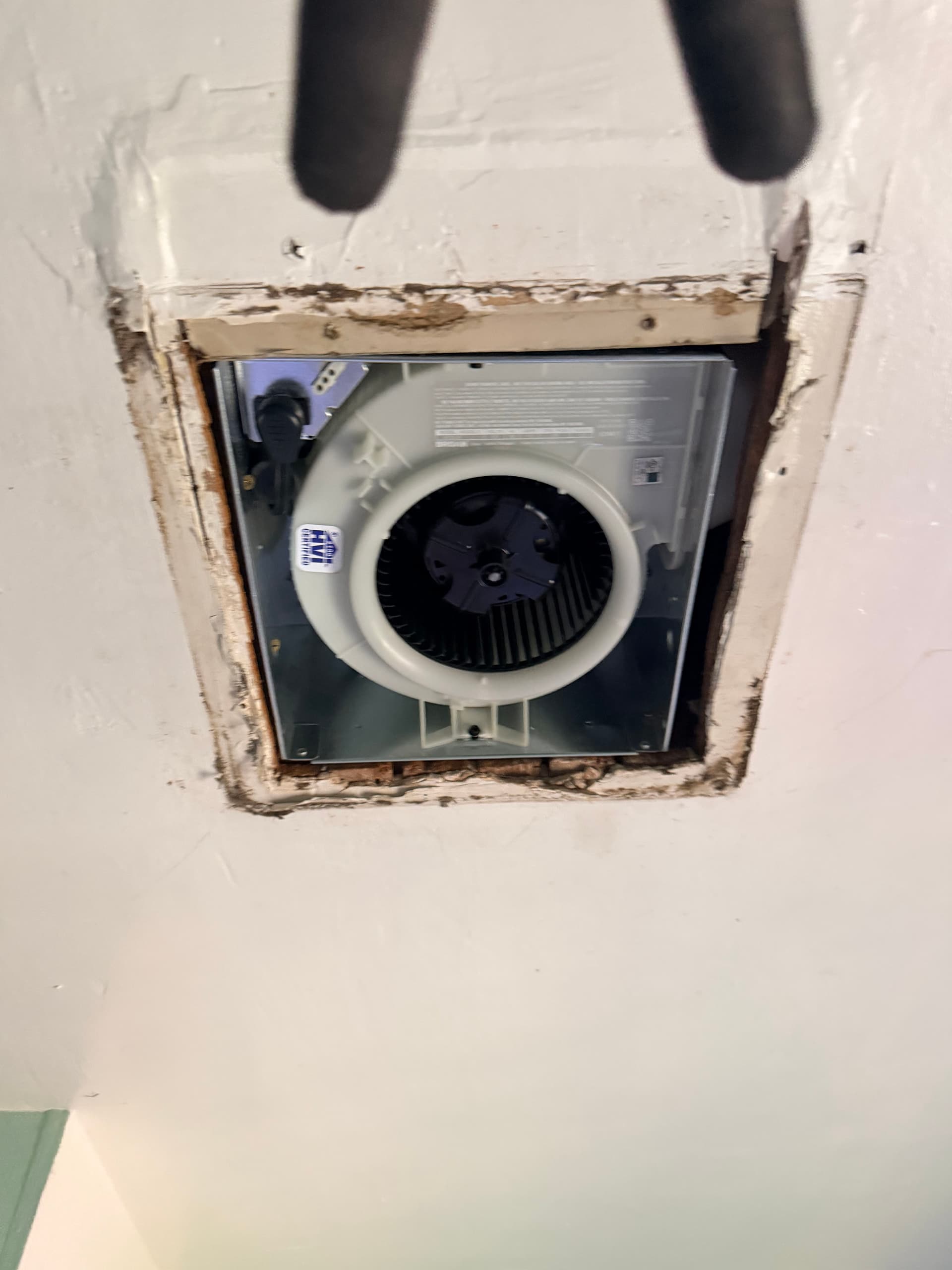 Gallery photos for Your Bathroom Exhaust Fan Might Be More Clogged Than You Think: Image #2