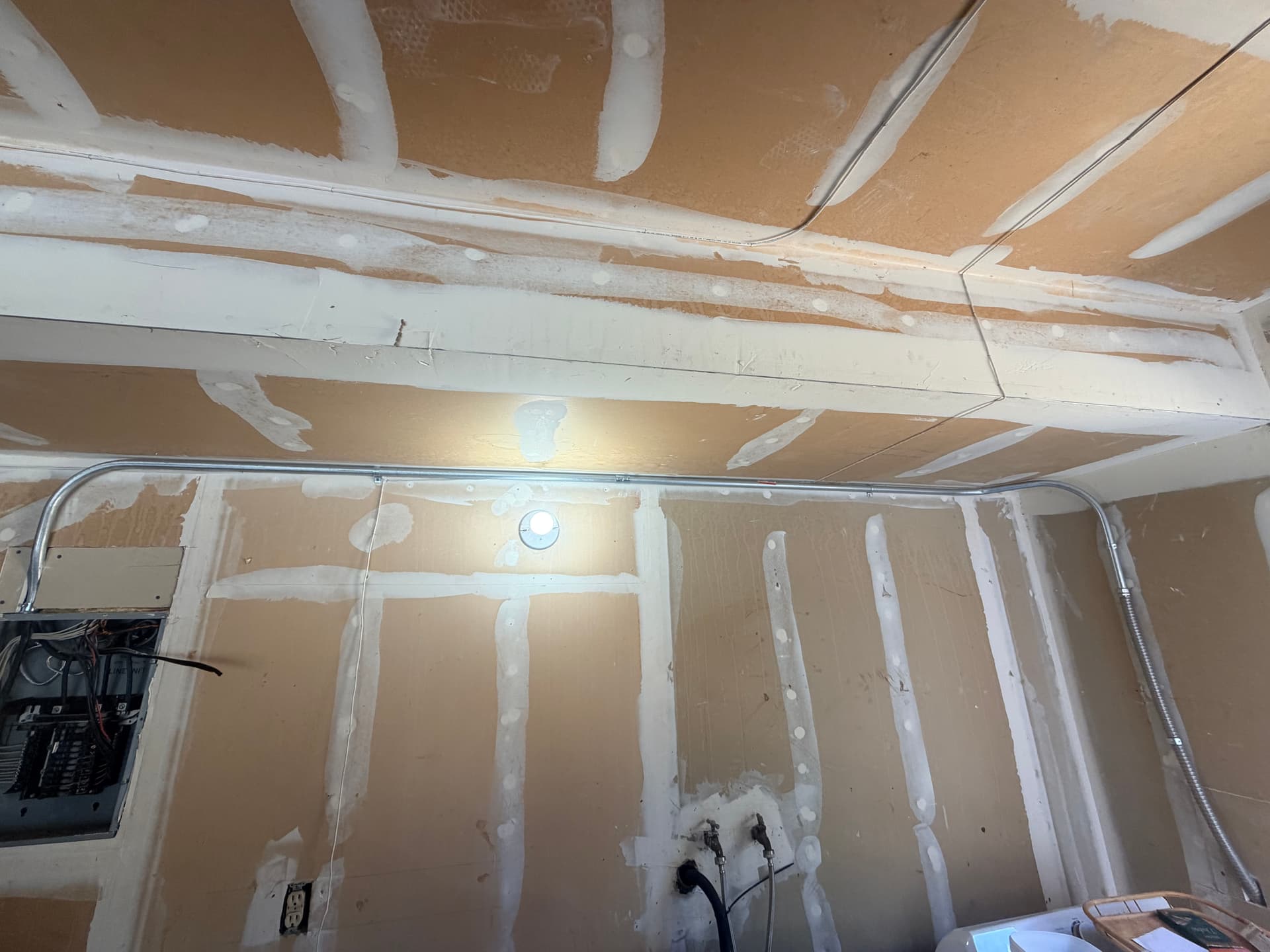 Gallery photos for Replacing Outdated A/C Aluminum Wiring with Copper and New Disconnects: Image #2