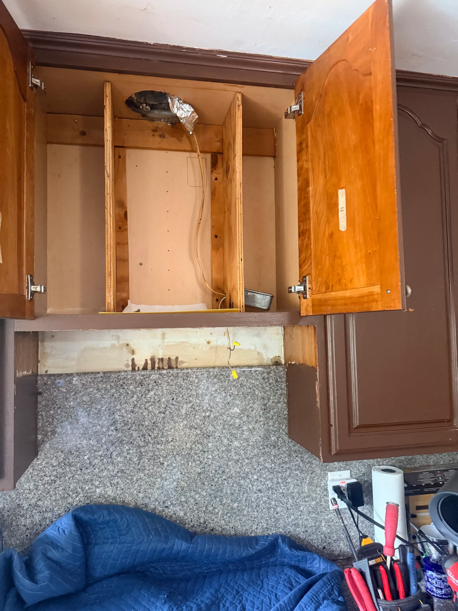 Kitchen Hood Fan Installation Done the Right Way image