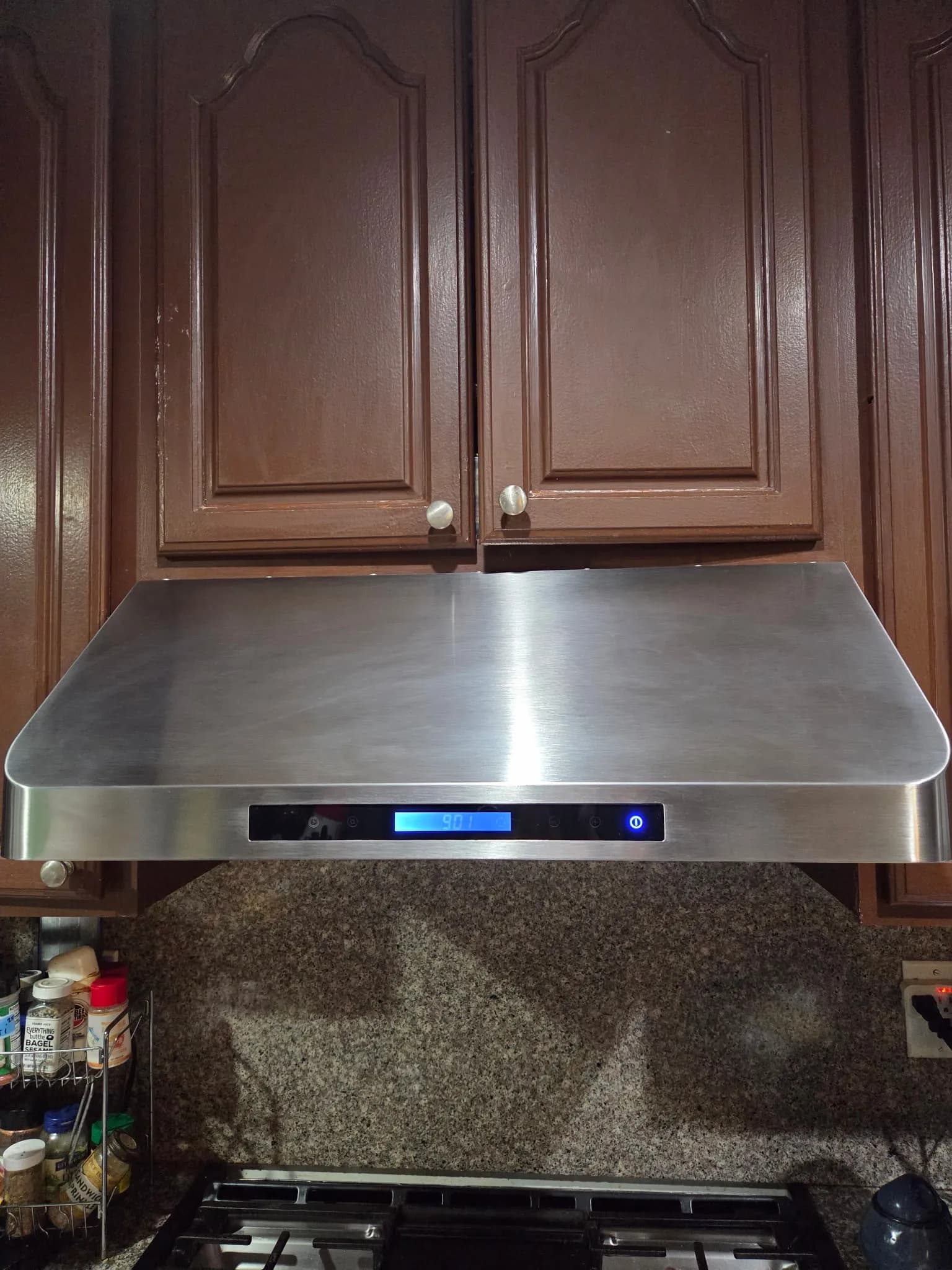 Gallery photos for Kitchen Hood Fan Installation Done the Right Way: Image #1